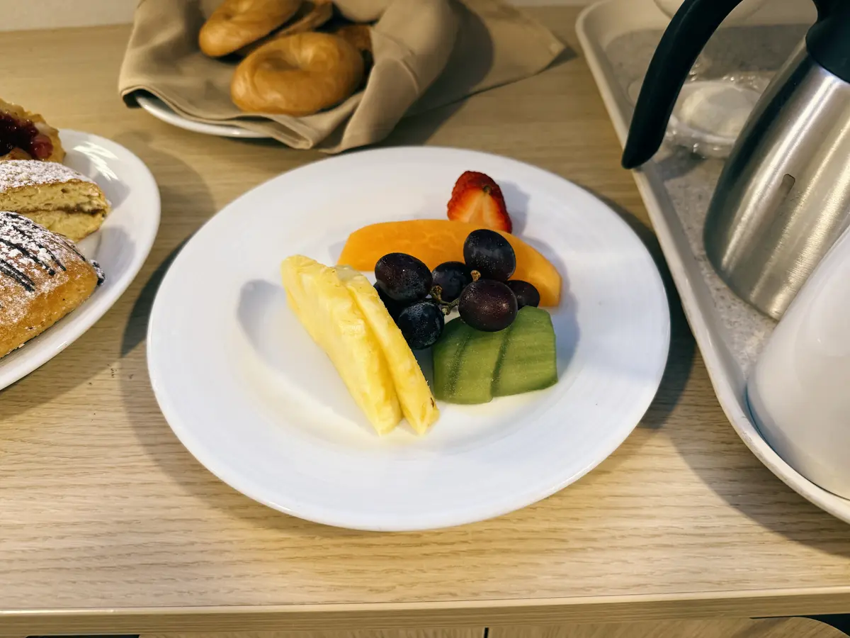 Room-Service-Fruit-Wonder-Breakfast Room-Service-Fruit-Wonder-Breakfast