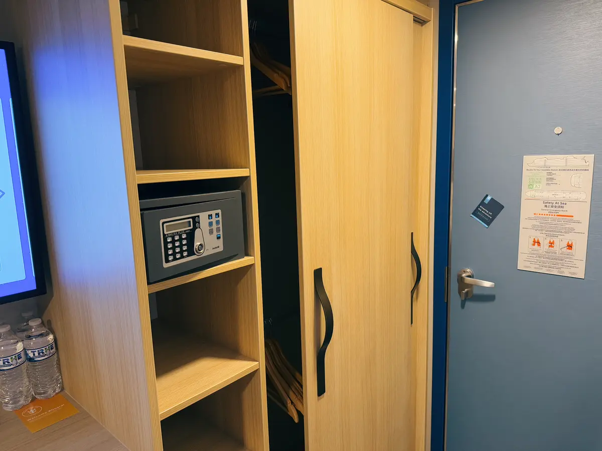 Wonder-Inside-Cabin-Closet-Space Wonder-Inside-Cabin-Closet-Space
