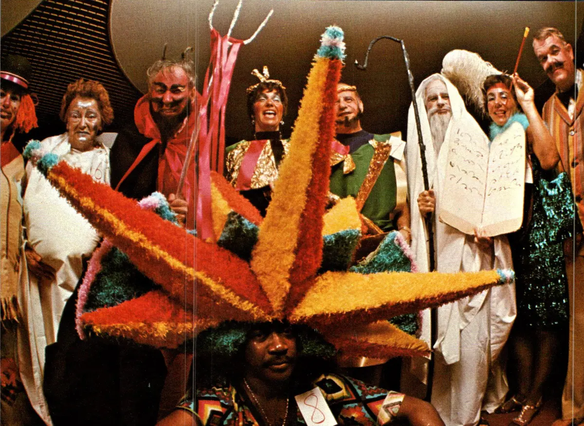 costume-contest-70s costume-contest-70s