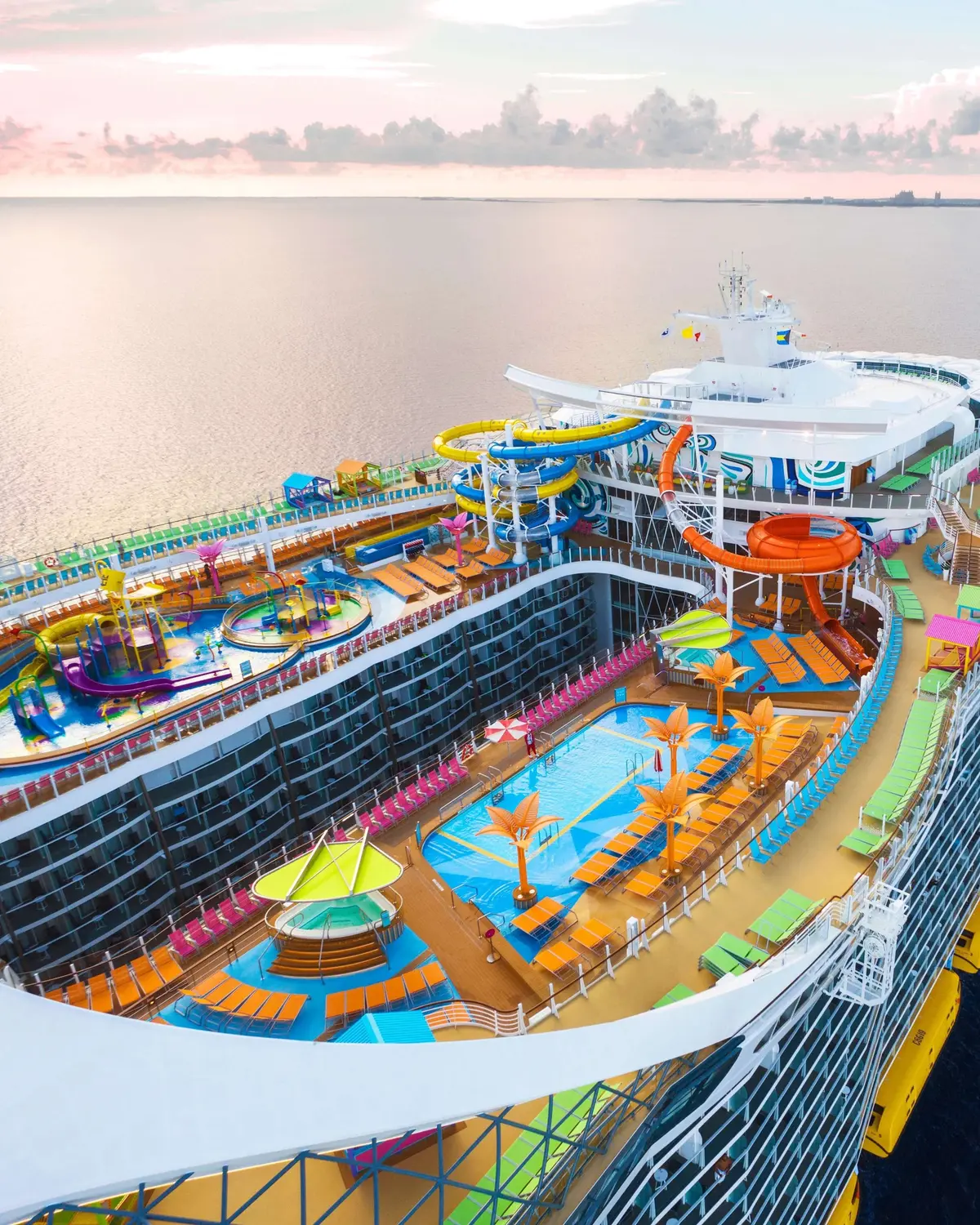 Utopia of the Seas pool deck