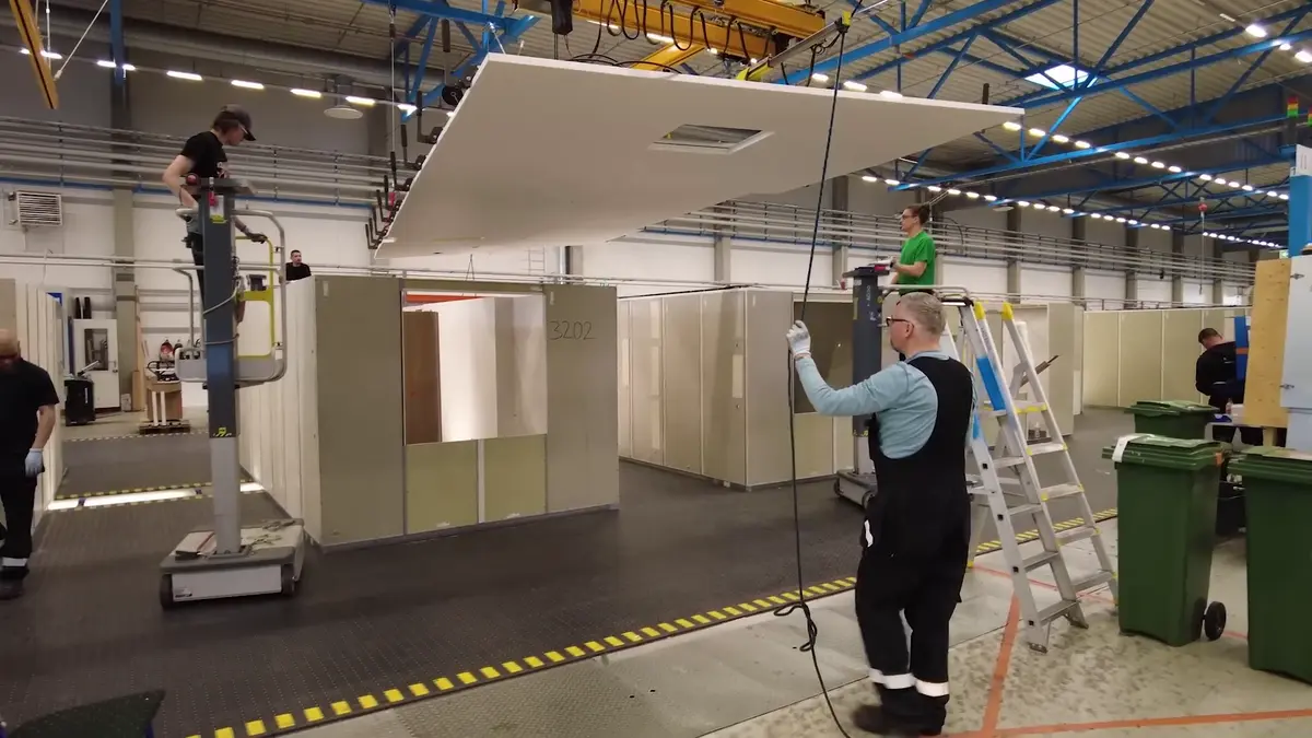 Ship cabin construction