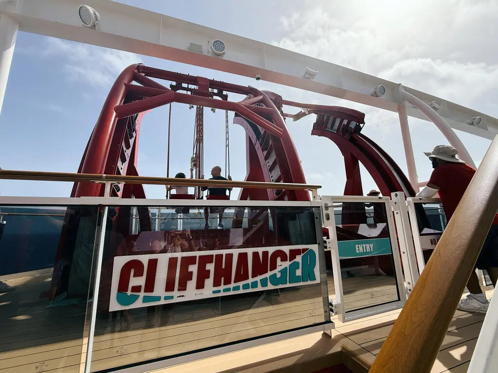 Cliffhanger-MSC-World-America Cliffhanger-MSC-World-America
