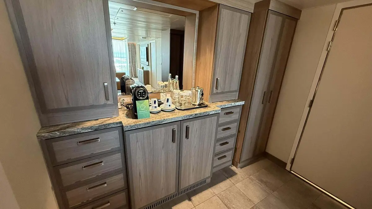 utopia-owner-suite-15 utopia-owner-suite-15