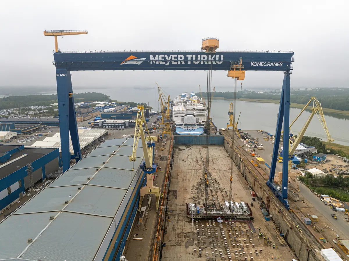 Legend and Icon 4 under construction