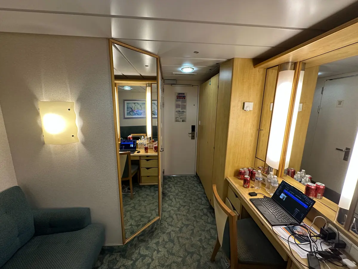 Inside cabin on Freedom of the Seas