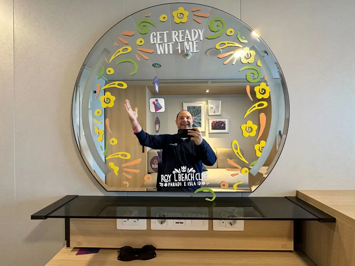 Matt-Selfie-Wonder-Cabin Matt-Selfie-Wonder-Cabin