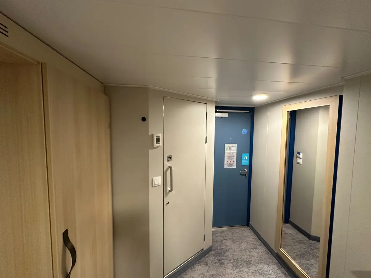 Wonder-of-the-Seas-Balcony-Cabin-2 Wonder-of-the-Seas-Balcony-Cabin-2