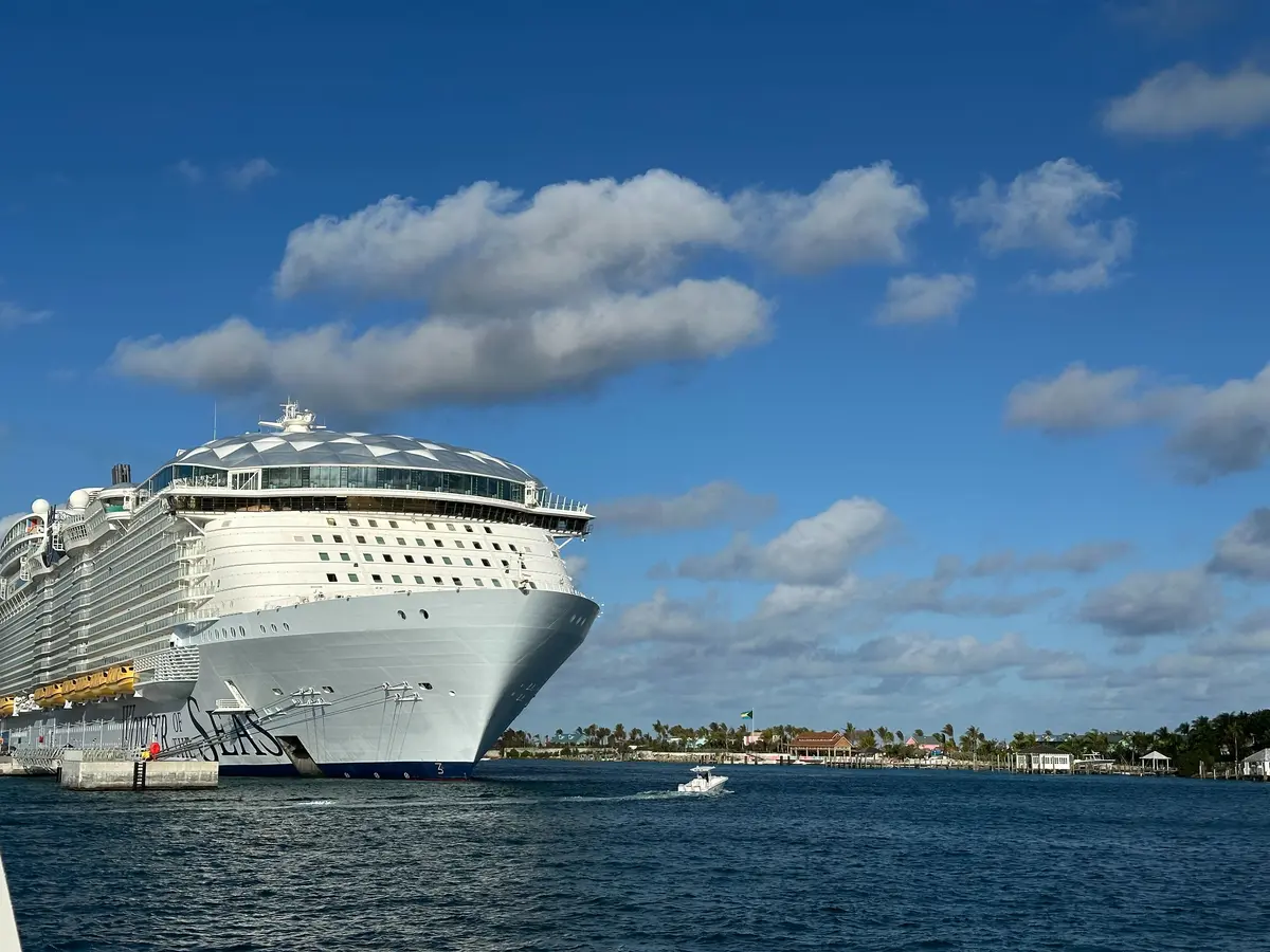 Wonder of the Seas near Royal Beach Club