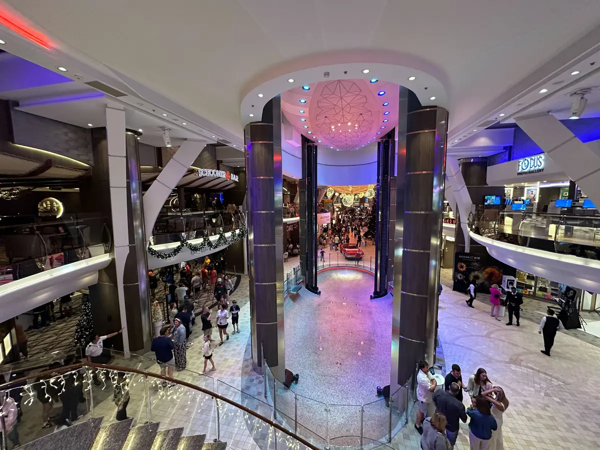 Royal Promenade on Wonder of the Seas