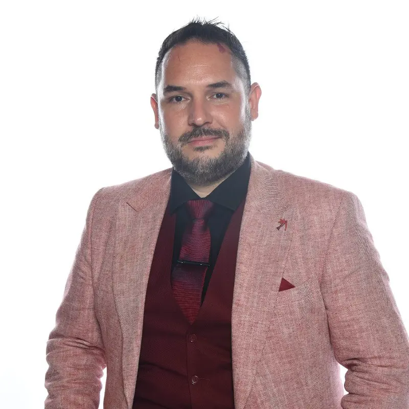 Eric-Rodas-Cruise-Director-LinkedIn Eric-Rodas-Cruise-Director-LinkedIn