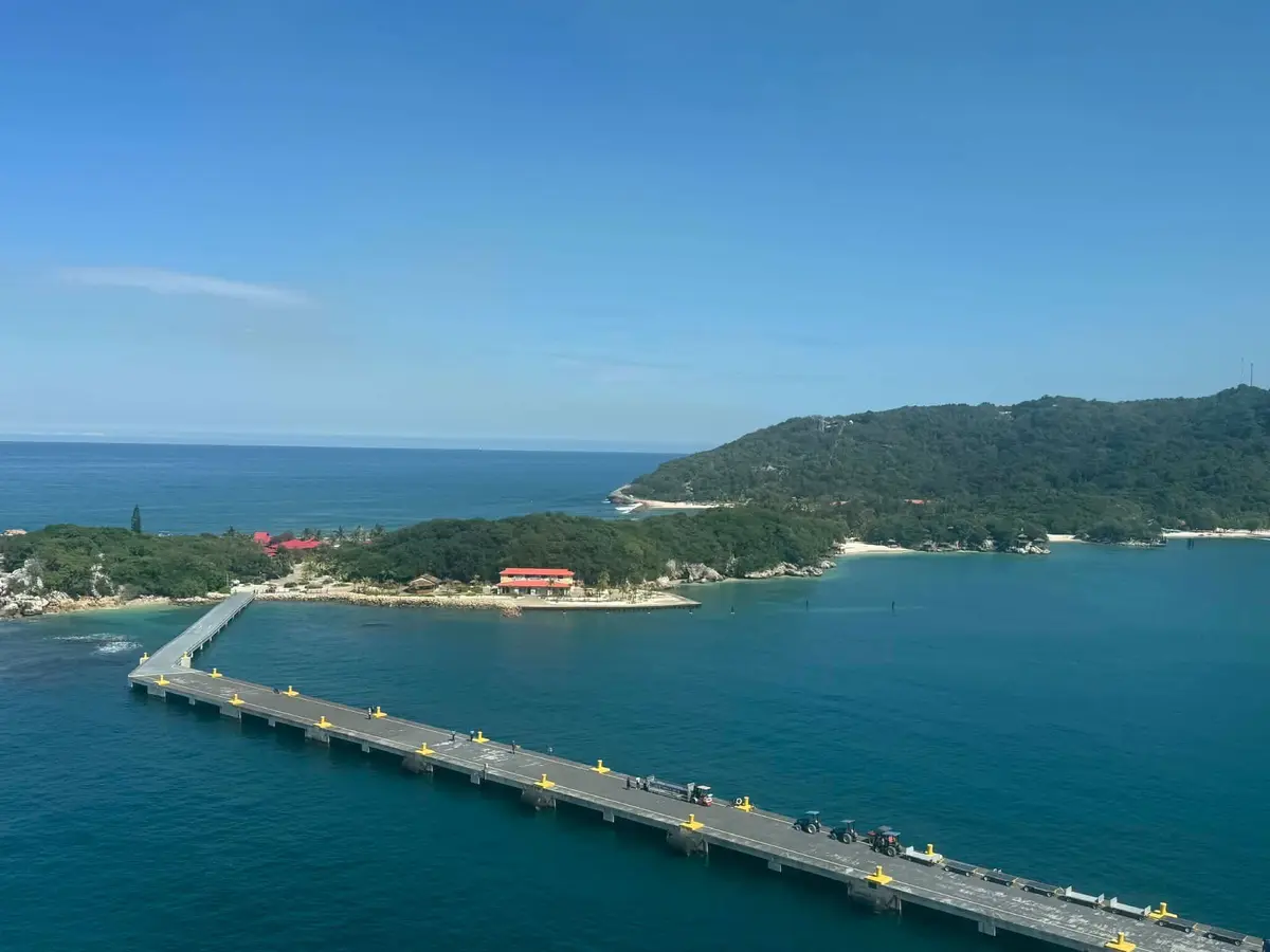 Oasis Supplies in Labadee Oasis Supplies in Labadee