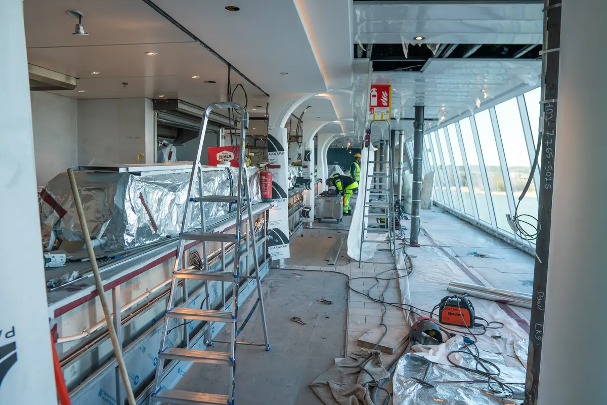 AquaDome Market on Legend of the Seas