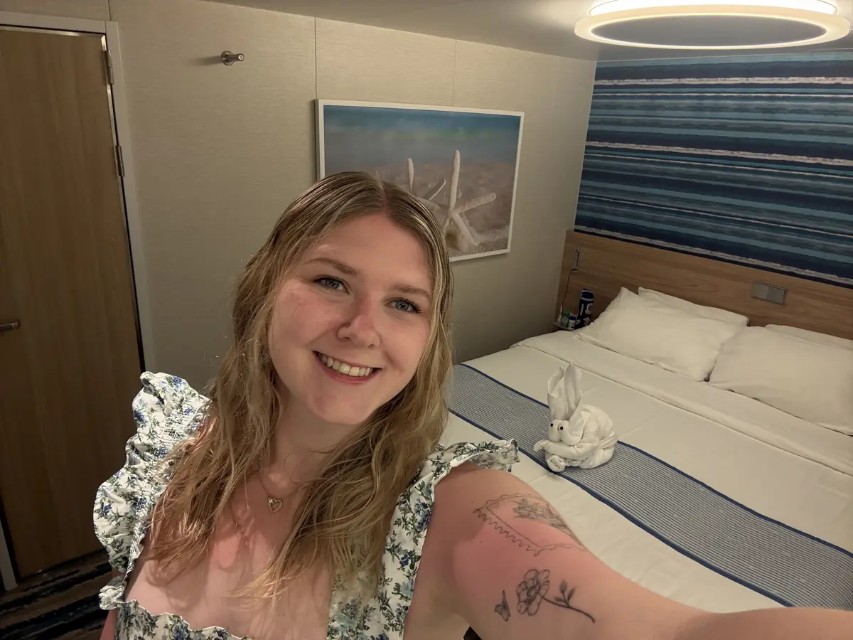 Mardi Gras Cabin, Elizabeth Selfie Mardi Gras Cabin, Elizabeth Selfie