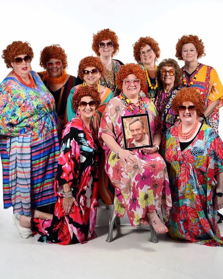 ErikChristy Bray, Theme Night ErikChristy Bray, Theme Night