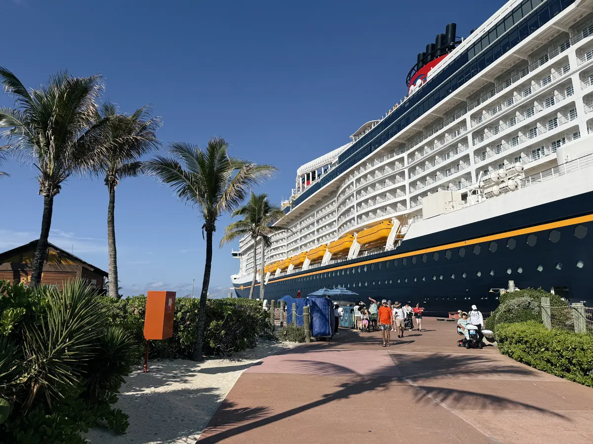 Disney Destiny, Castaway Cay Disney Destiny, Castaway Cay