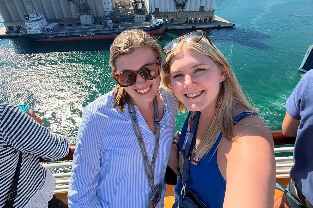 Elizabeth and her sister on Harmony of the Seas Elizabeth and her sister on Harmony of the Seas