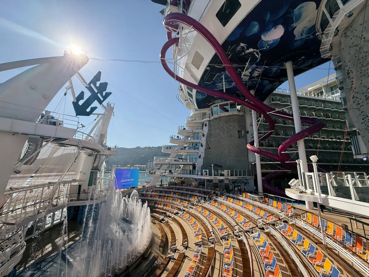 Harmony of the Seas AquaTheater Harmony of the Seas AquaTheater