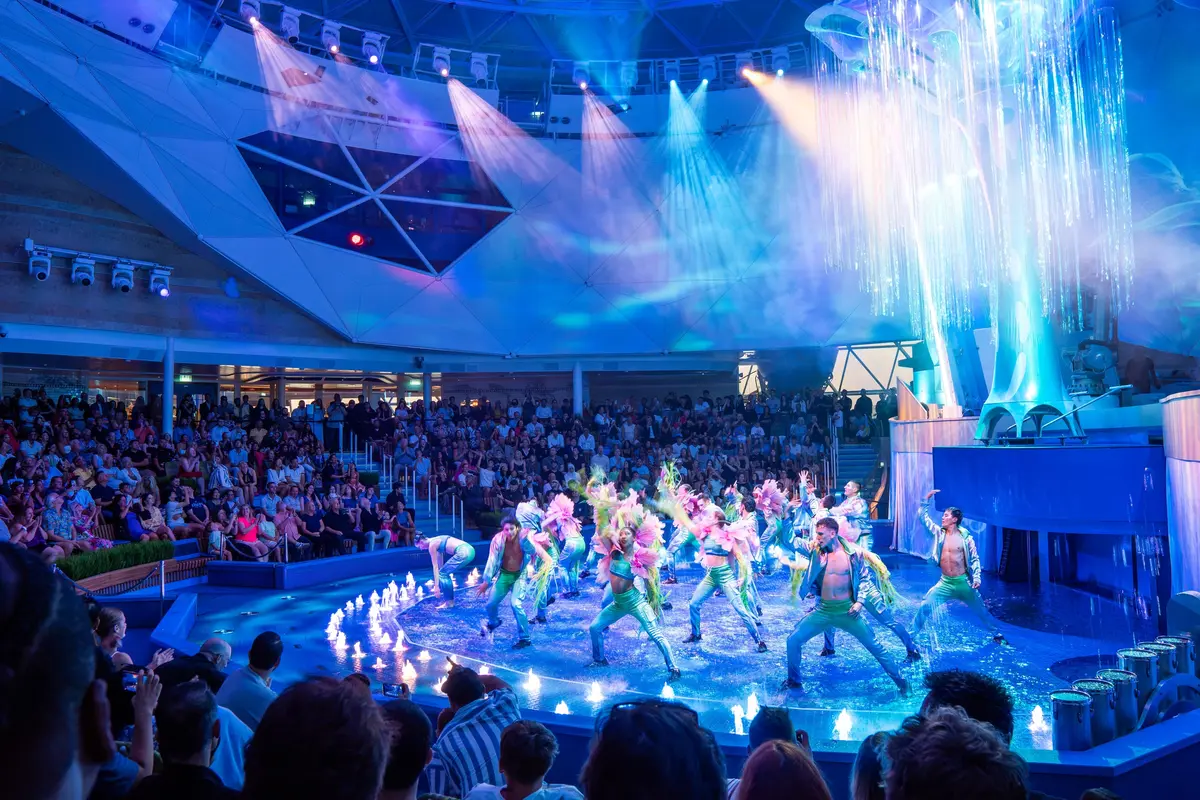 AquaTheater Show on Legend of the Seas