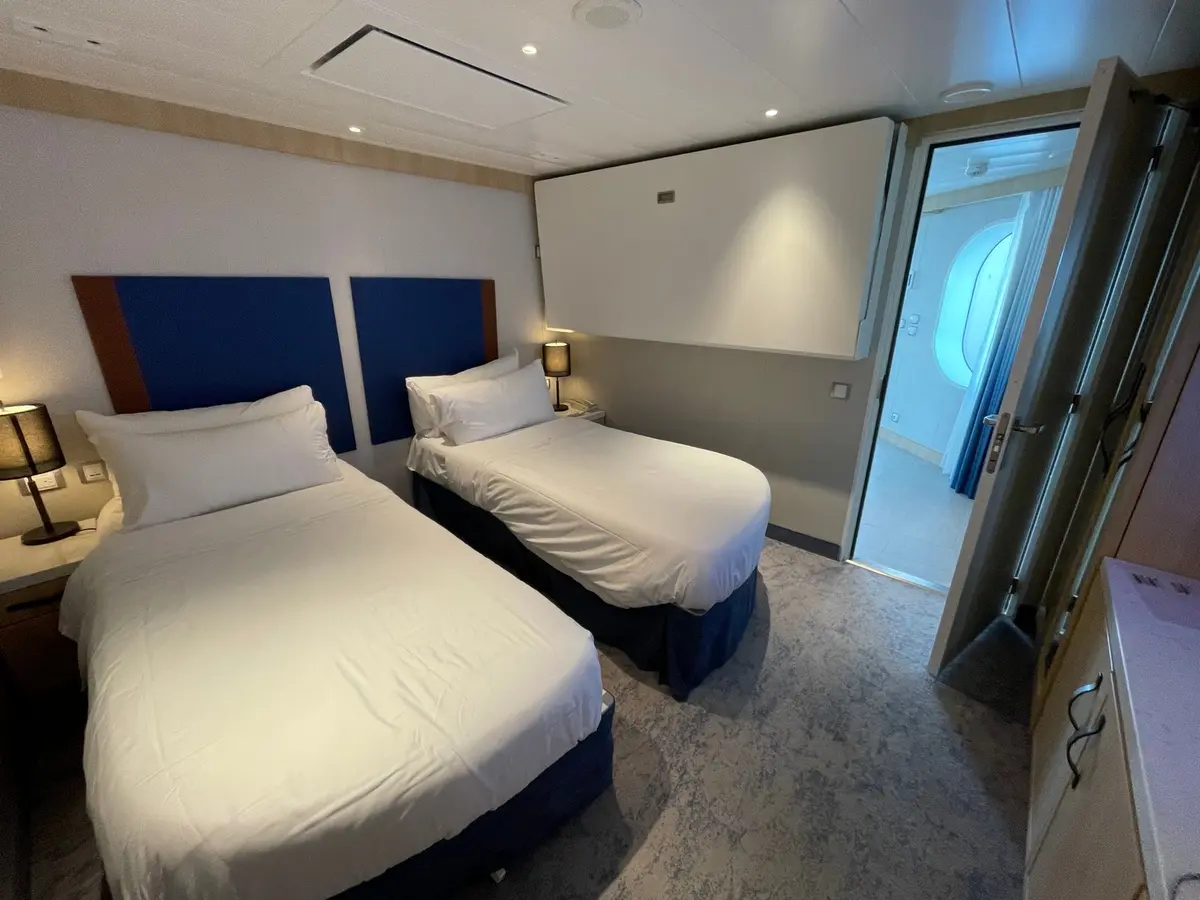 Aquatheater suite second bedroom