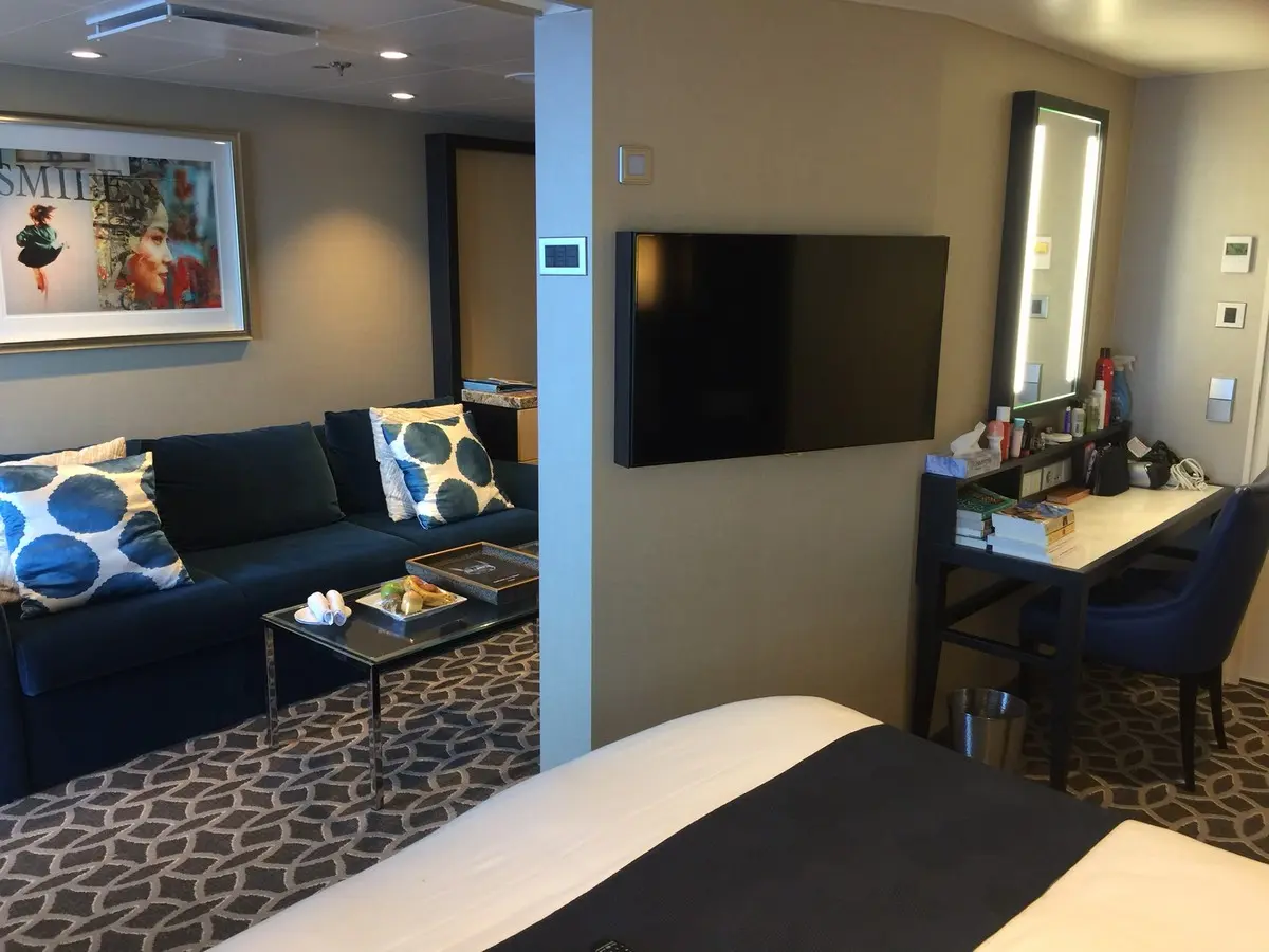 Photo tour of Grand Suite on Royal Caribbean's Anthem of the Seas ...