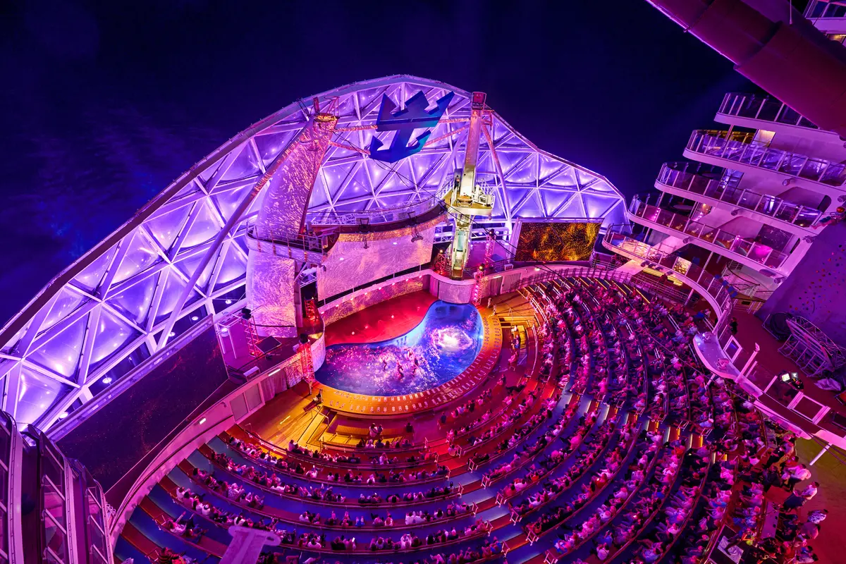 AquaTheater show on Wonder of the Seas