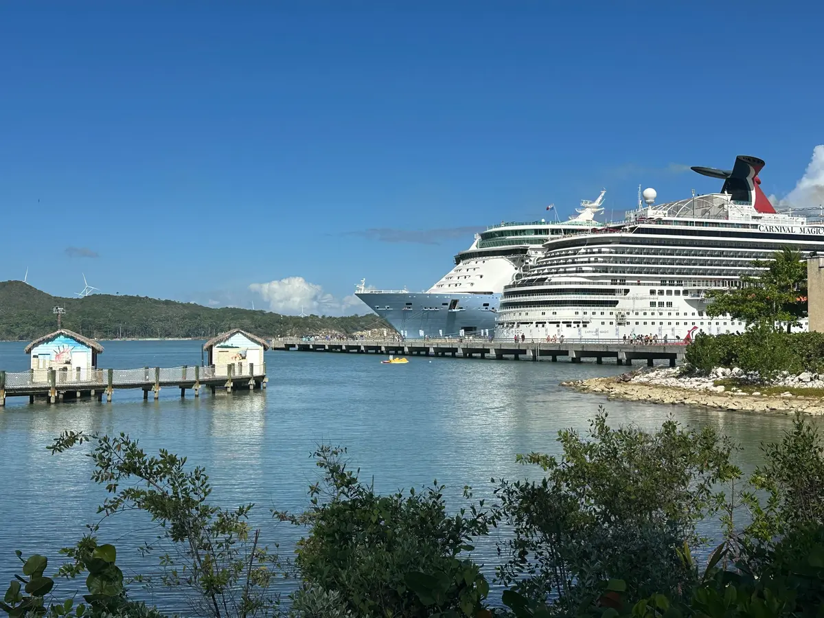 Freedom of the Seas and Carnival Magic in Amber Cove