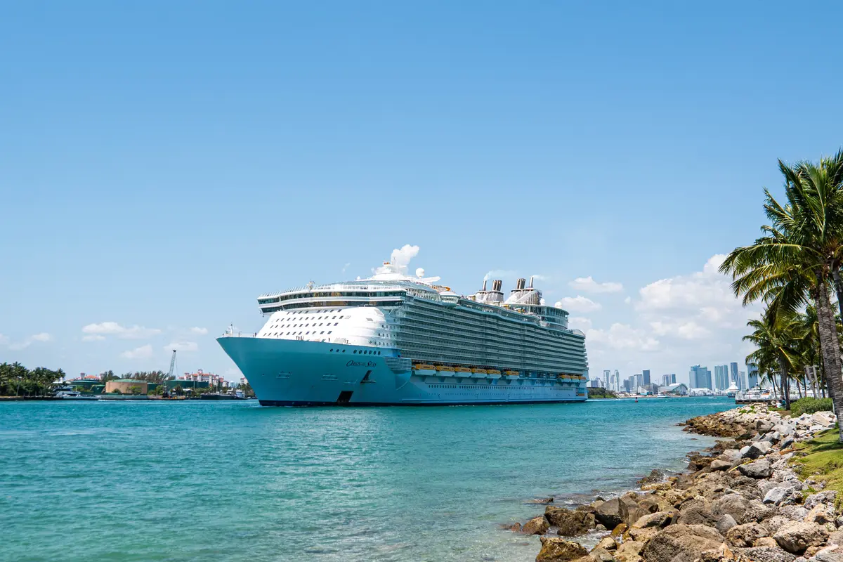 Oasis of the Seas sailing away