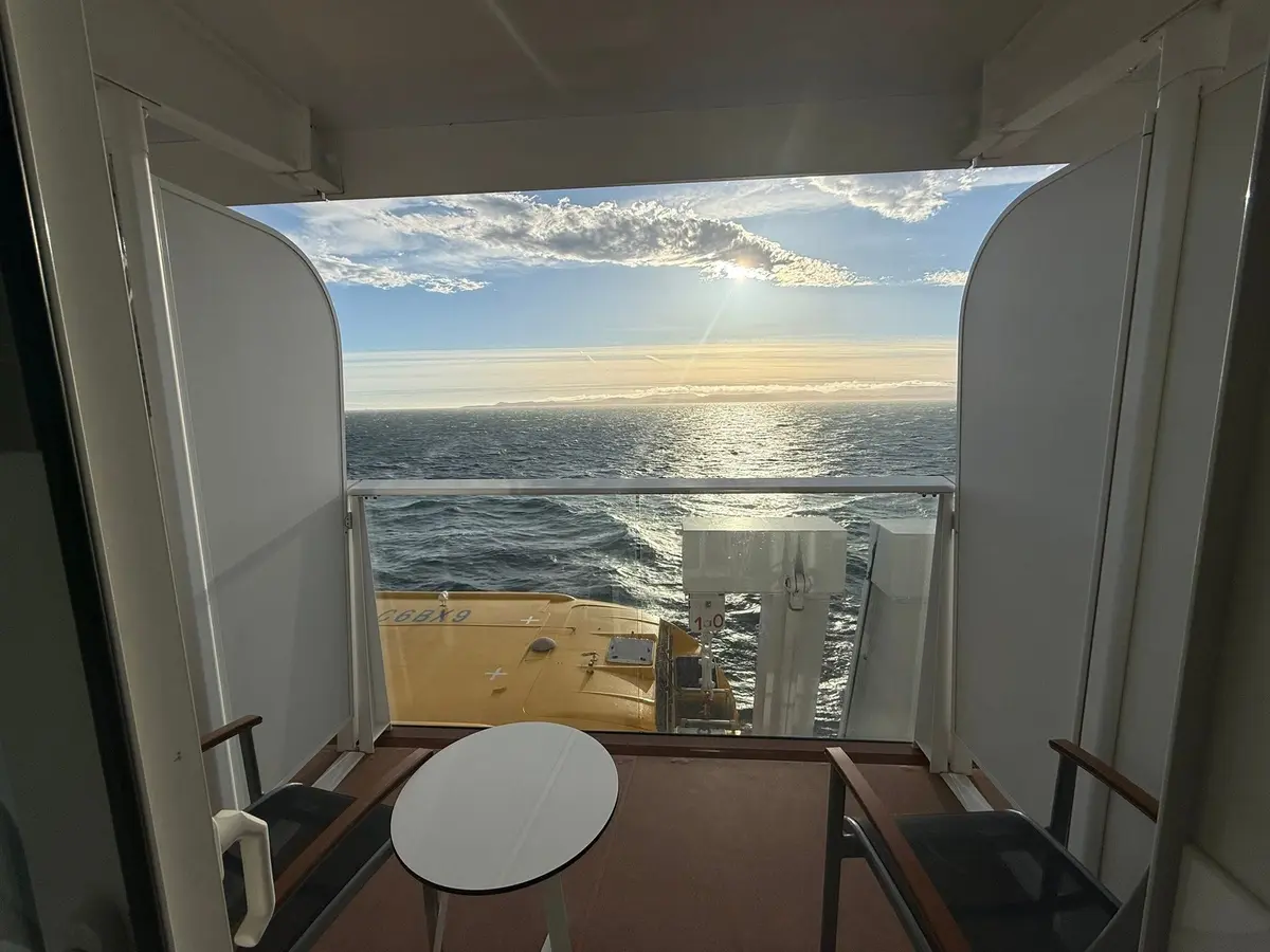 Obstructed balcony on Ovation of the Seas