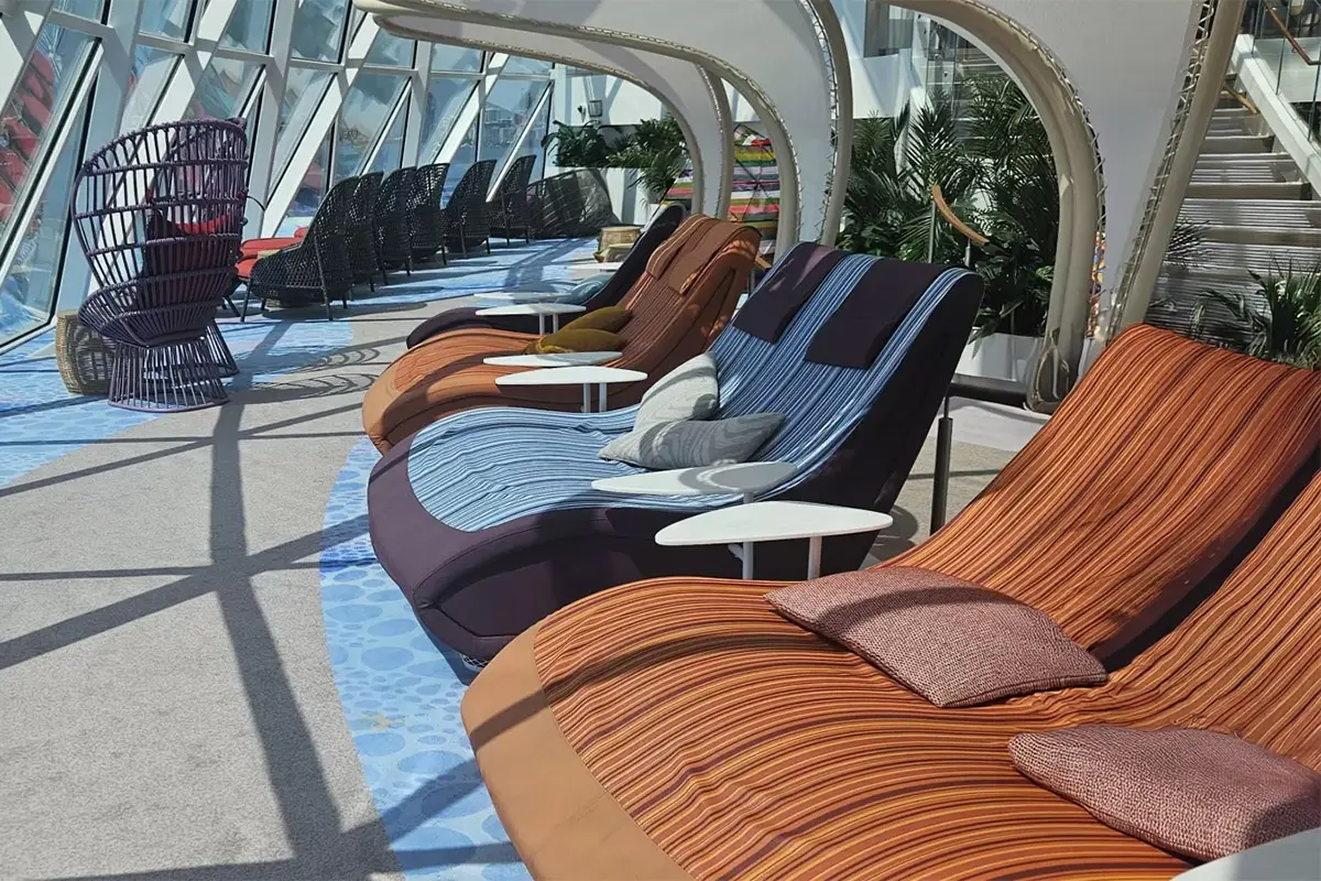 Loungers in The Overlook