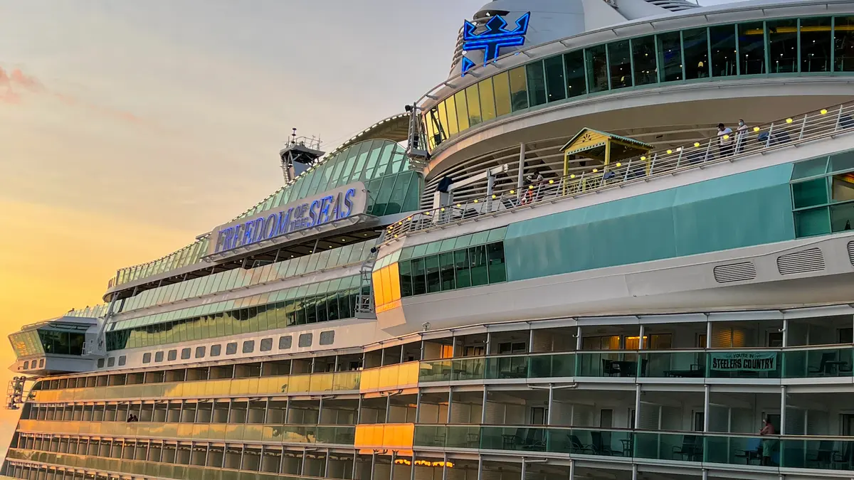 13 Best Amenities on Royal Caribbean's Wonder of the Seas Mega Cruise