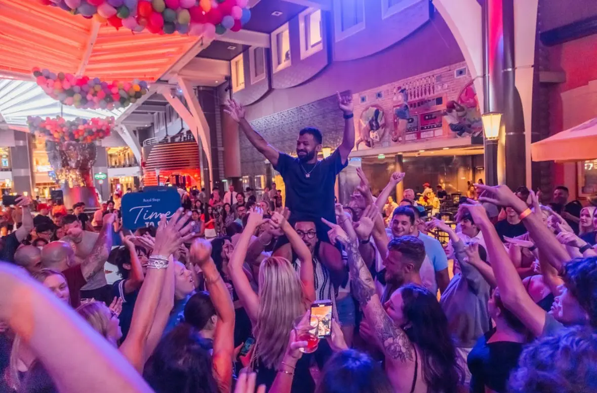 Party on a cruise ship