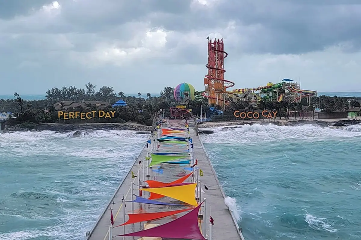 Waves at CocoCay pier