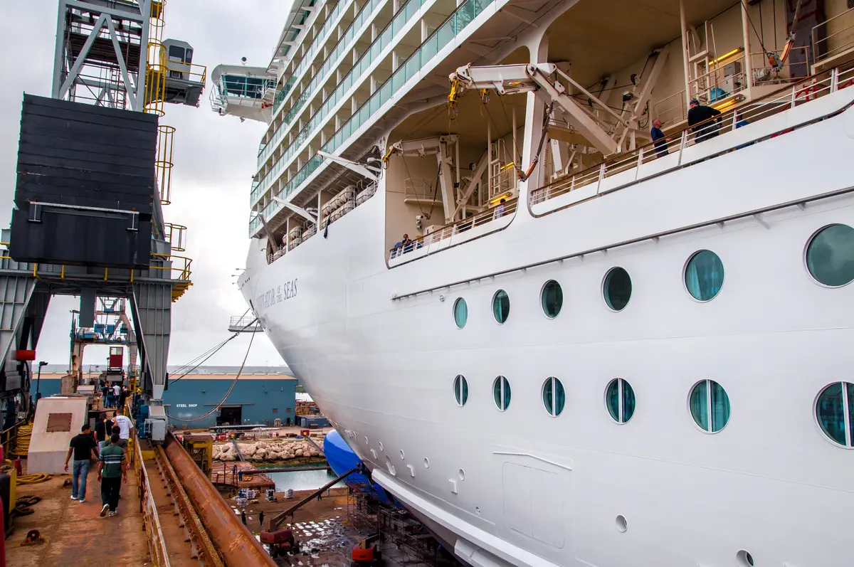 voyager-of-the-seas-dry-dock voyager-of-the-seas-dry-dock