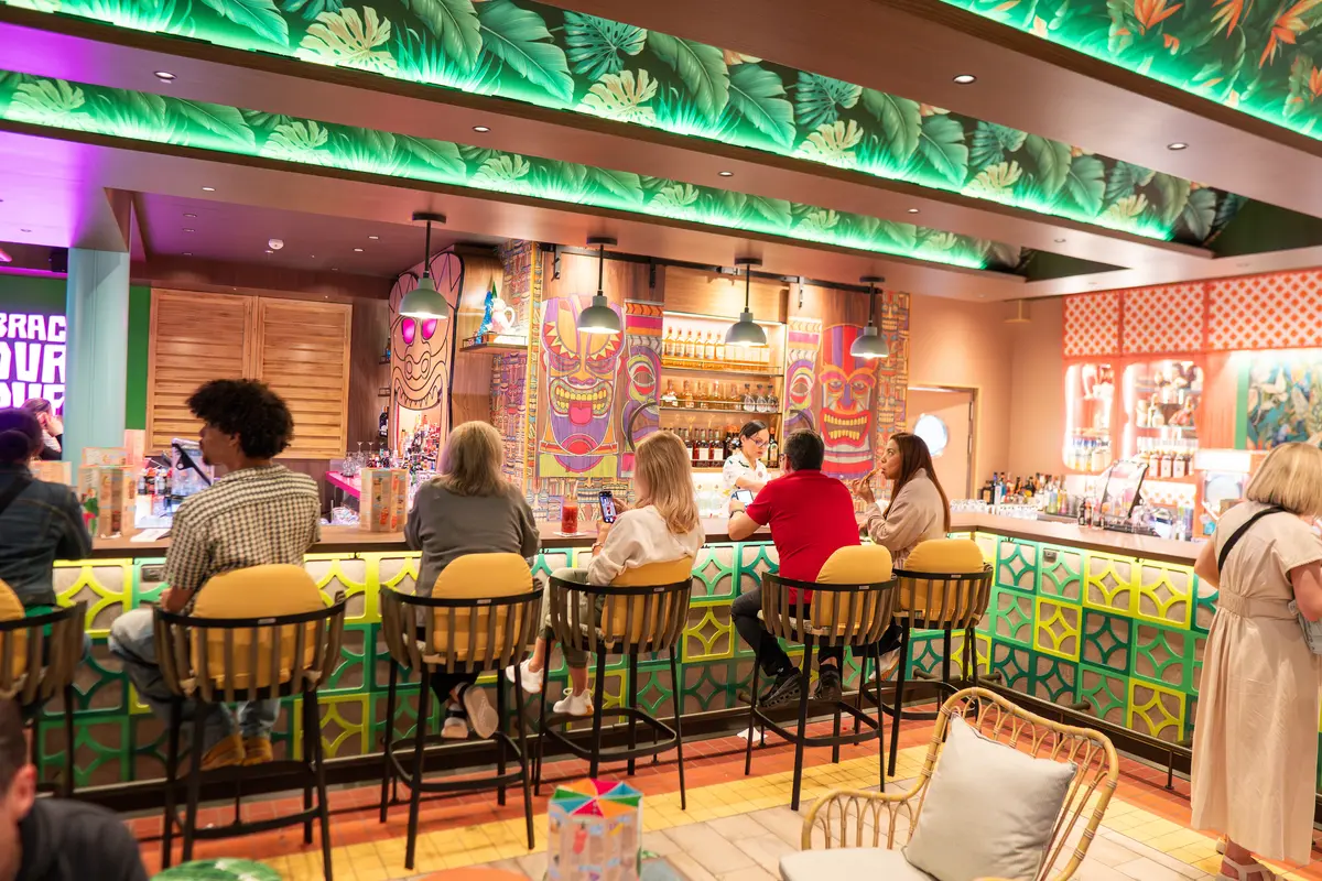 Pesky Parrot on Allure of the Seas