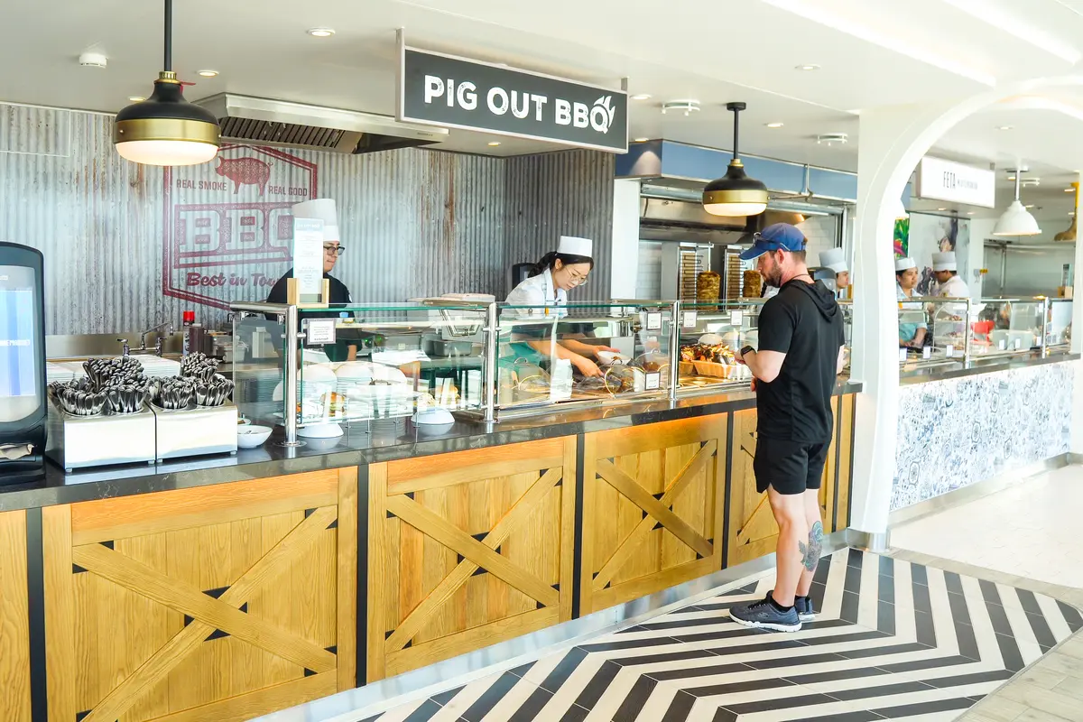 AquaDome Market on Star of the Seas