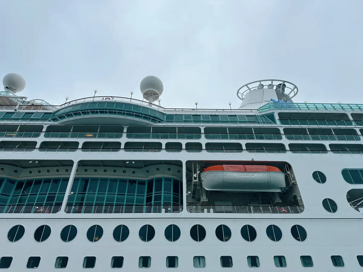 Vision-Exterior-Docked-Small-Ship Vision-Exterior-Docked-Small-Ship