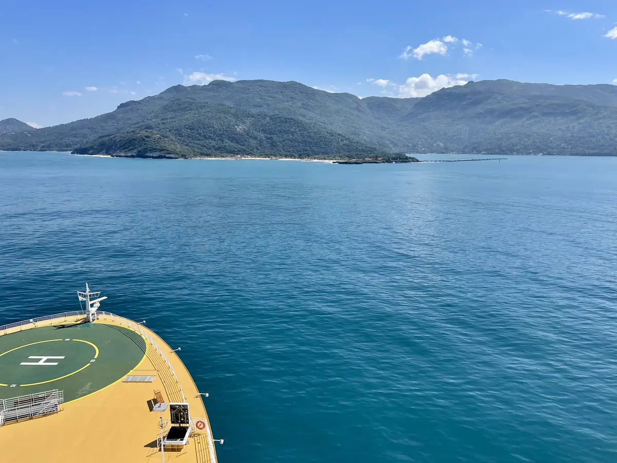 Oasis of the Seas sailing into Labadee Oasis of the Seas sailing into Labadee