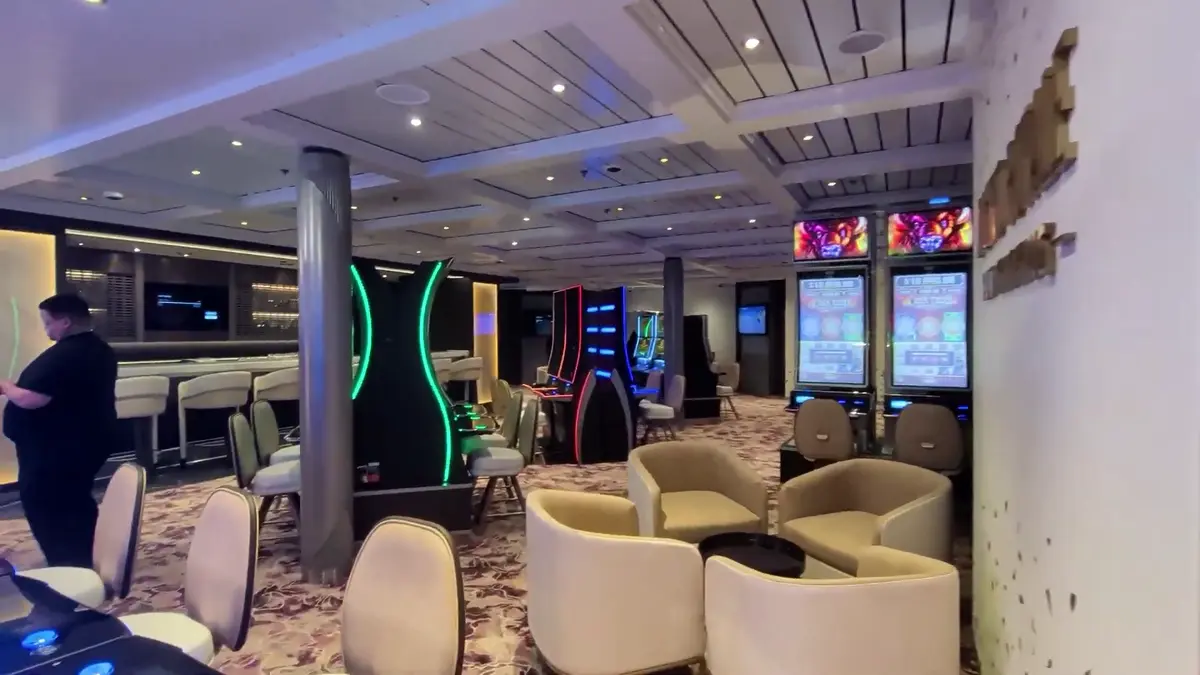 Non-smoking casino on Radiance of the Seas