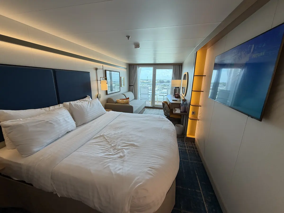 Balcony cabin