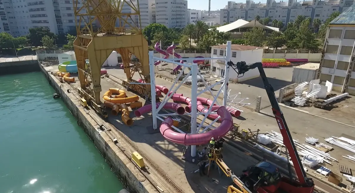 How is a cruise ship amplified? How is a cruise ship amplified?