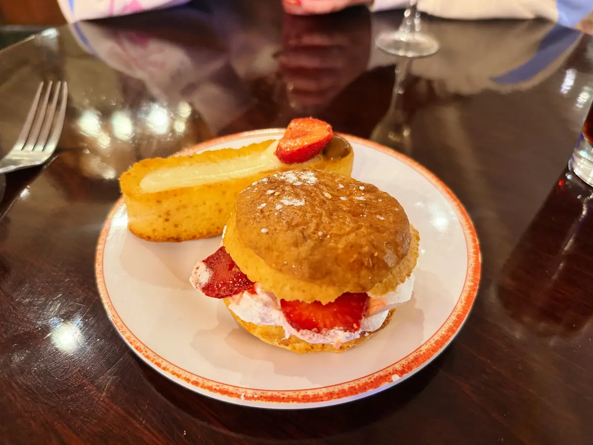 Scone on Liberty of the Seas Scone on Liberty of the Seas