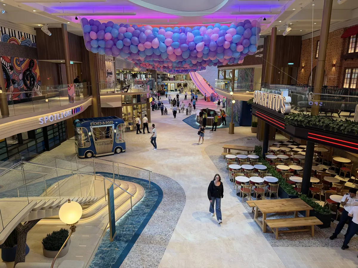 Balloons on Royal Promenade