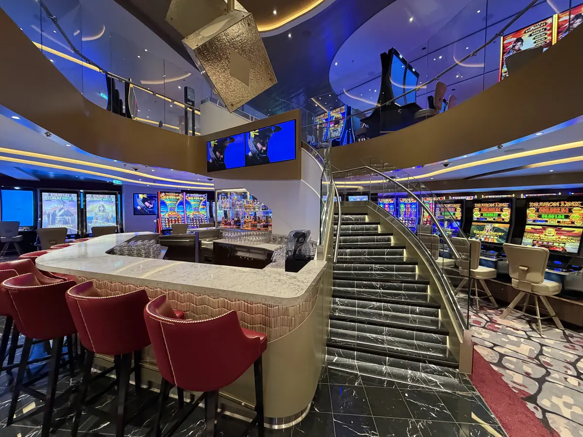 Casino Royale on Legend of the Seas Casino Royale on Legend of the Seas