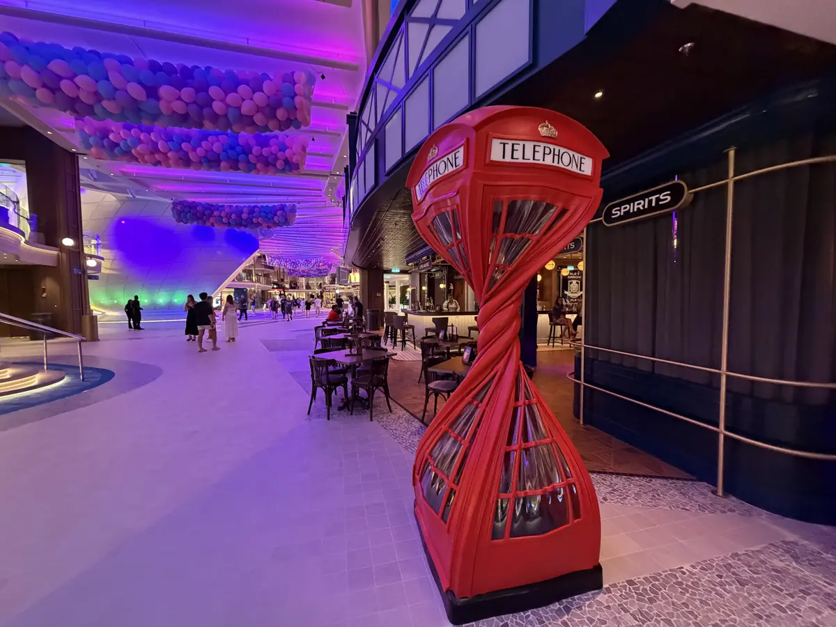 Legend of the Seas Promenade Art Legend of the Seas Promenade Art