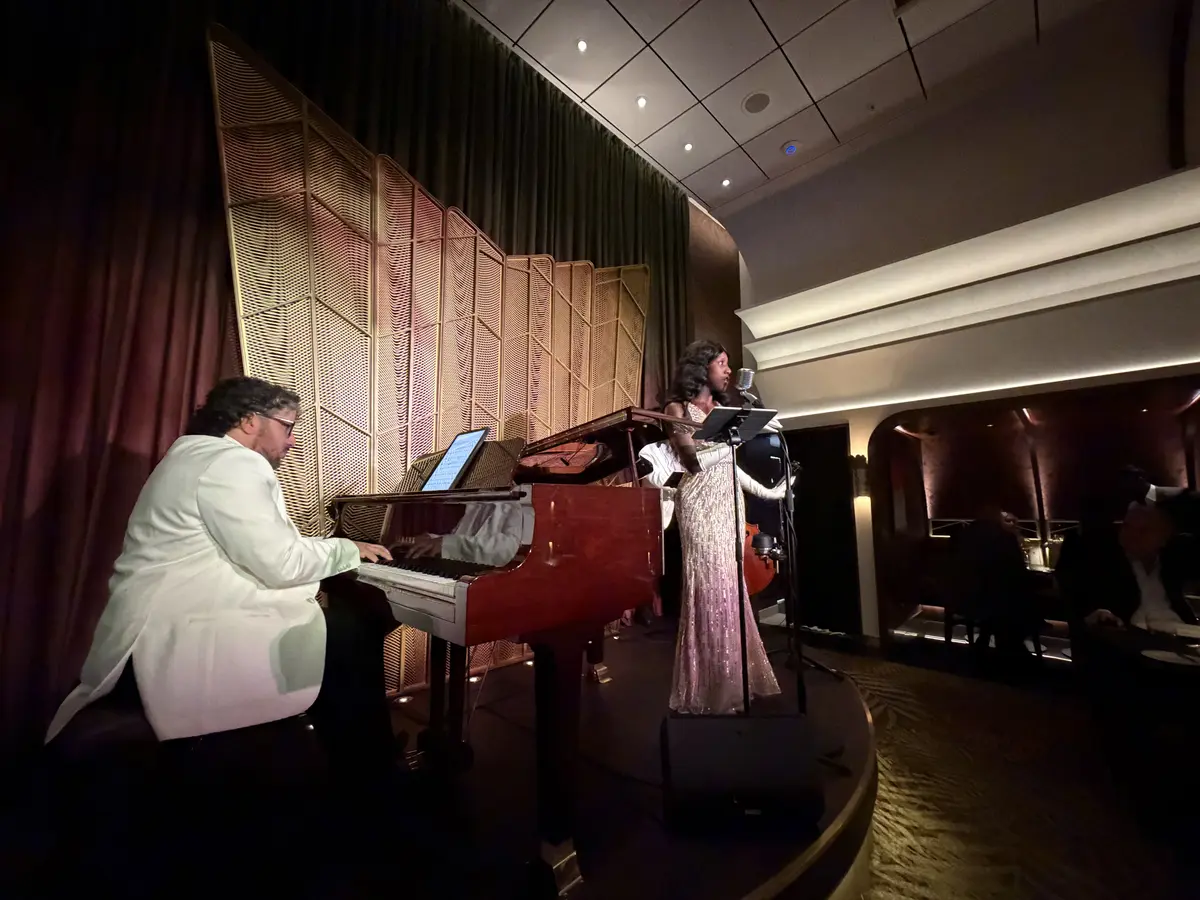 Entertainment at Hollywoodland