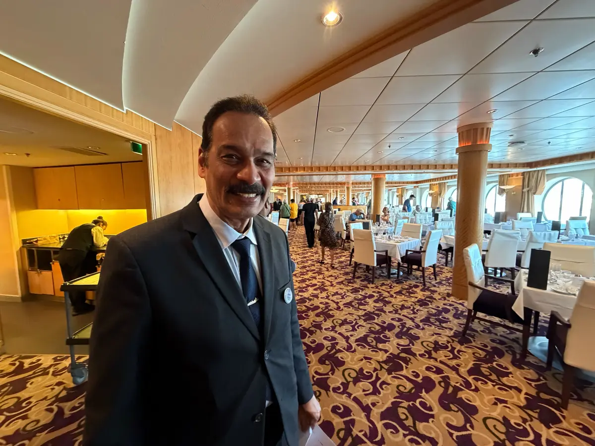 Head waiter